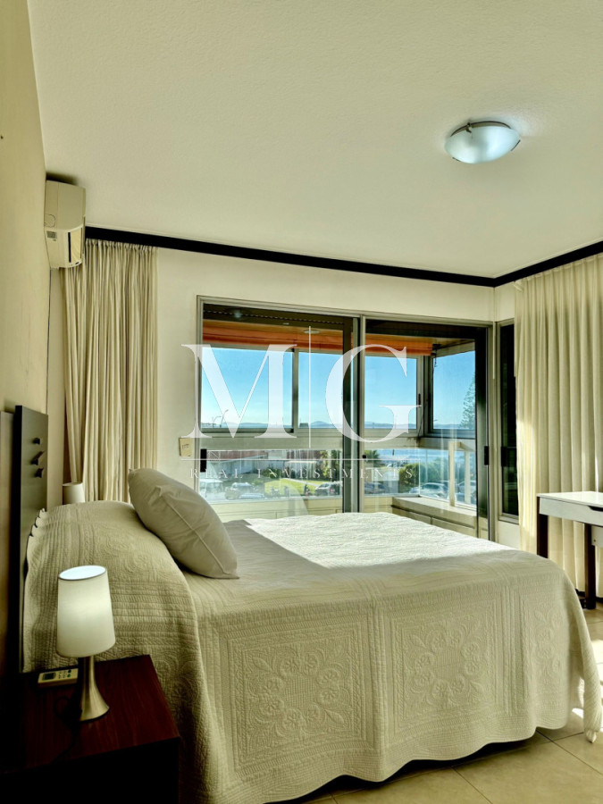 Apartamento ID.1408 - Alquiler Anual Edificio Torreon 3 dormitorios + dependencia, cochera. Gc incluidos!
