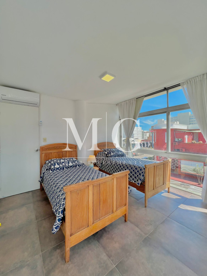 Apartamento ID.449 - ALQUILER ANUAL PENINSULA 3 DORMITORIOS, 3er PISO por ESCALERA