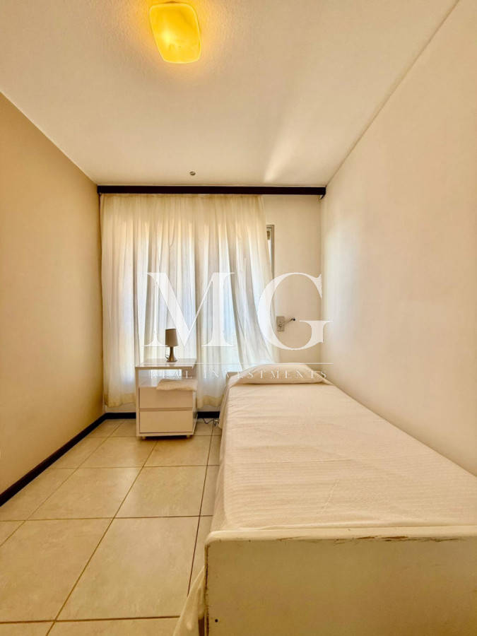 Apartamento ID.1408 - Alquiler Anual Edificio Torreon 3 dormitorios + dependencia, cochera. Gc incluidos!