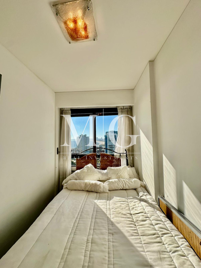 Apartamento ID.984 - BRAVA PISO ALTO 3 DORMITORIOS + DEP. COCHERA SUBSUELO, SERVICIOS