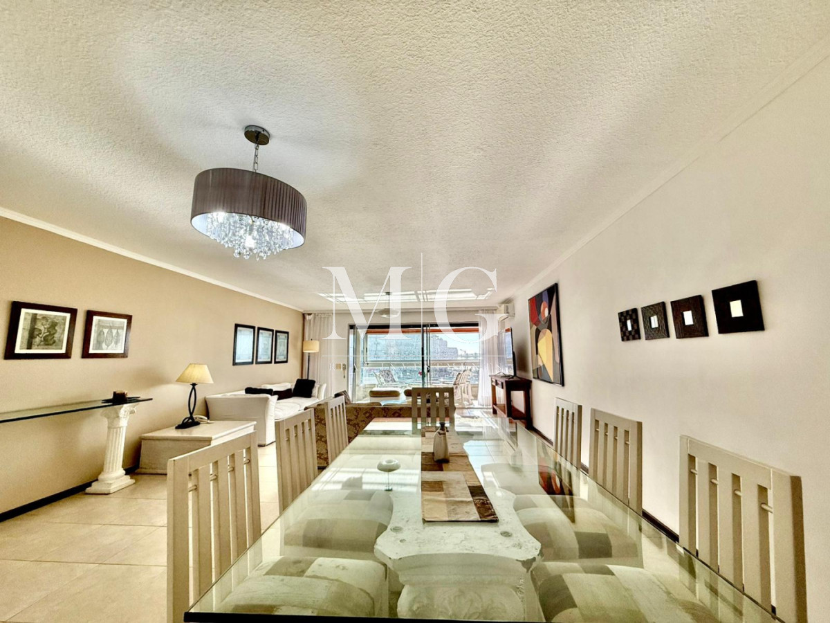 Apartamento ID.1408 - Alquiler Anual Edificio Torreon 3 dormitorios + dependencia, cochera. Gc incluidos!