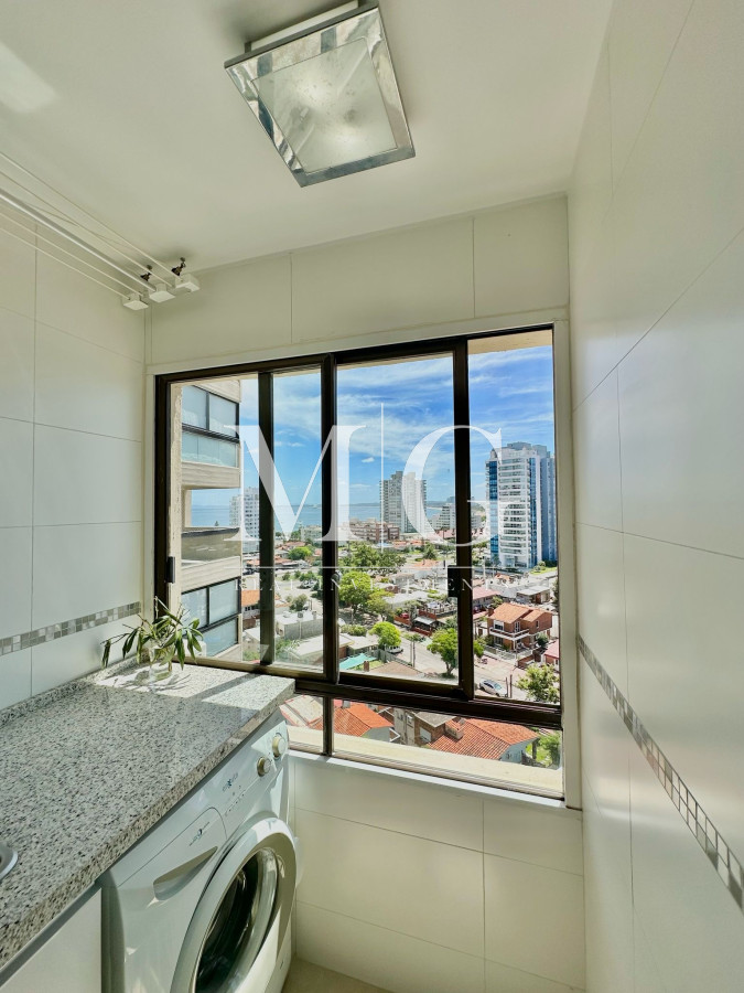 Apartamento ID.1153 - PENINSULTA PISO ALTO CON VISTA AL MAR, 3 DORMITORIOS + DEPENDENCIA, COCHERA SUBSUELO CON BAULERA 