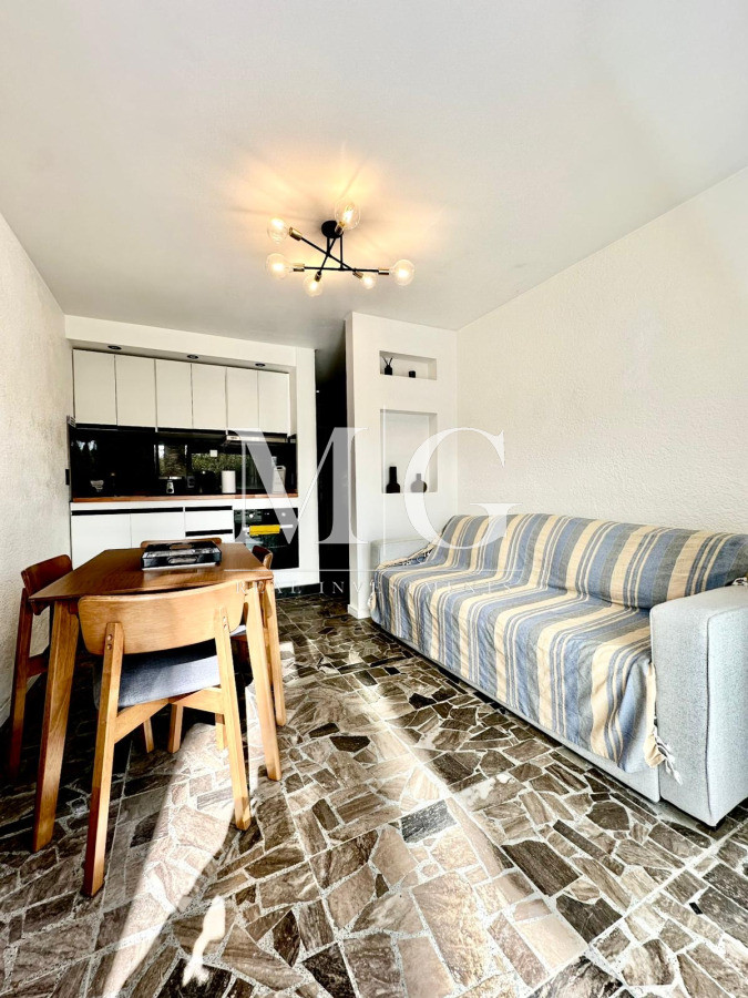 Apartamento ID.1472 - Peninsula 1 dormitorio definido con cochera. Bajos gastos comunes!