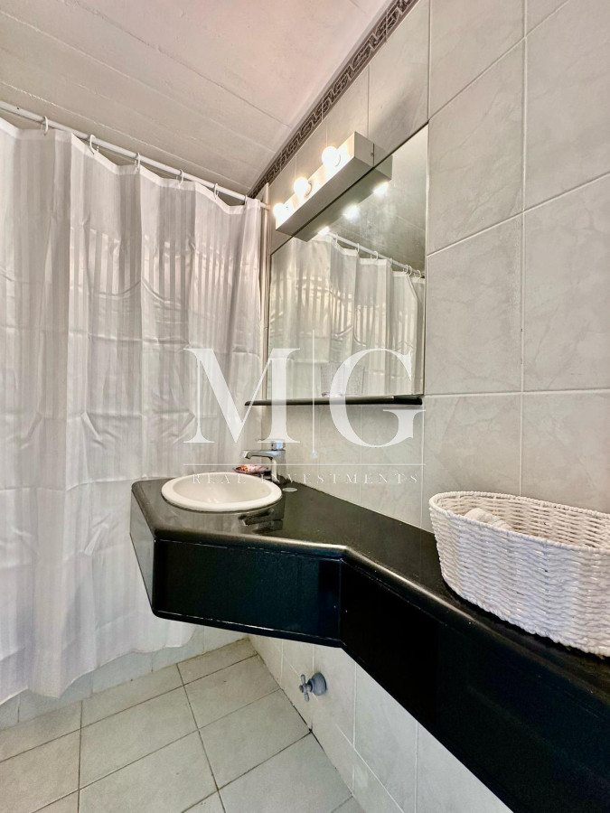 Apartamento ID.1196 - Alquiler Anual Apartamento 2 dormitorios zona Mansa, parrillero, cochera; Gc incluidos