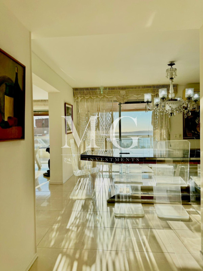 Apartamento ID.1483 - Alquiler Anual Edificio Torreon 3 dormitorios + dependencia con parrillero propio