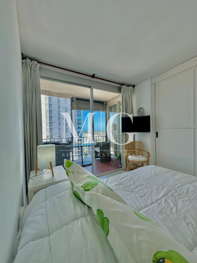Apartamento ID.841 - 1 dormitorio definido con vista al mar a pasos de la playa Brava