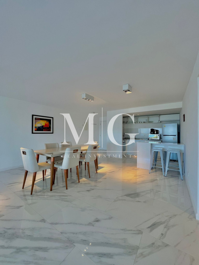 Apartamento ID.364 - La mejor vista de Punta Ballena, 2 domitorios, cochera subsuelo