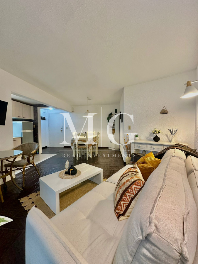 Apartamento ID.948 - BRAVA APARTAMENTO 1 Y 1/2 DORMITORIO CON COCHERA Y PARRILLERO!