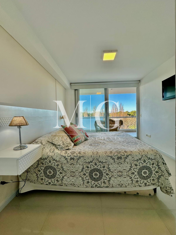 Apartamento ID.1287 - Aidy Grill a 500mt de Playa Brava, piso alto con cochera sub-suelo 