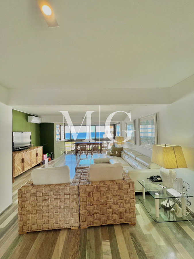 Apartamento ID.435 - Venta Apartamento 3 dormitorios + dep.servicio con vista al Mar