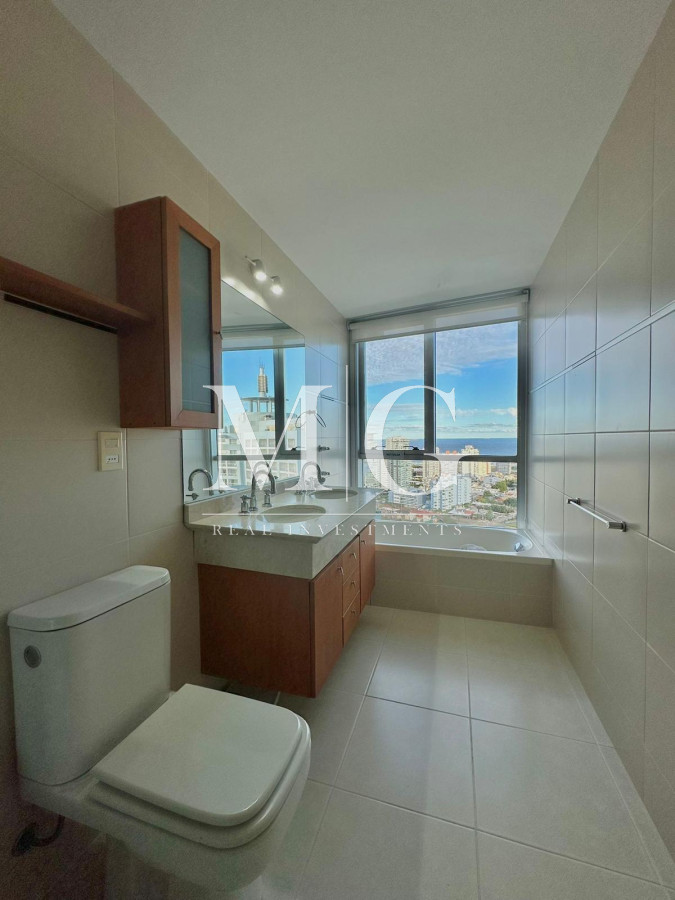Apartamento ID.971 - EXCELENTE VISTA AL PUERTO, 3 DORMITORIOS + DEPENDENCIA 