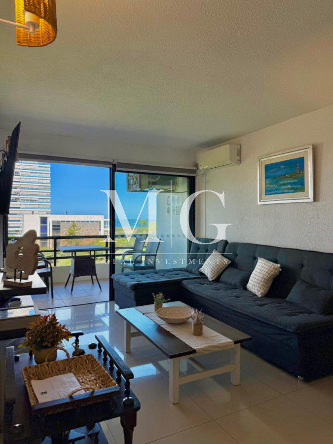 Apartamento ID.990 - Aidy Grill Apartamento en Venta a 100mt de Playa Brava, con cochera subsuelo!