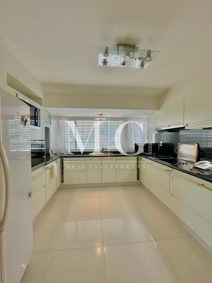 Apartamento ID.968 - ESPECTACULAR VISTA A PLAYA MANSA, 3 DORMITORIOS