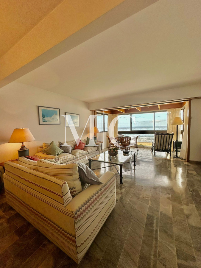Apartamento ID.984 - BRAVA PISO ALTO 3 DORMITORIOS + DEP. COCHERA SUBSUELO, SERVICIOS
