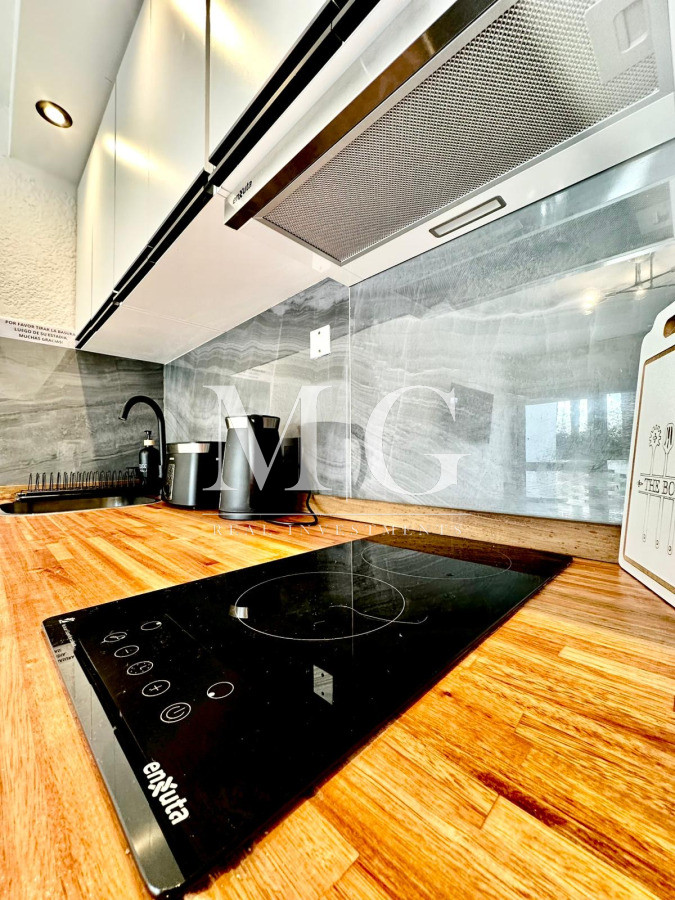 Apartamento ID.1472 - Peninsula 1 dormitorio definido con cochera. Bajos gastos comunes!