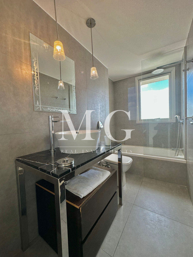 Apartamento ID.705 - Apartamento 2 dormitorios piso alto con excelente vista, Edificio con todos los servicios!