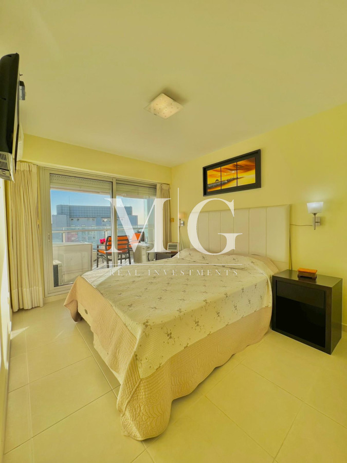 Apartamento ID.284 - ESPECTACULAR VISTA PLAYA MANSA EN PRIMERA LINEA, APARTAMENTO 2 DORMITORIOS