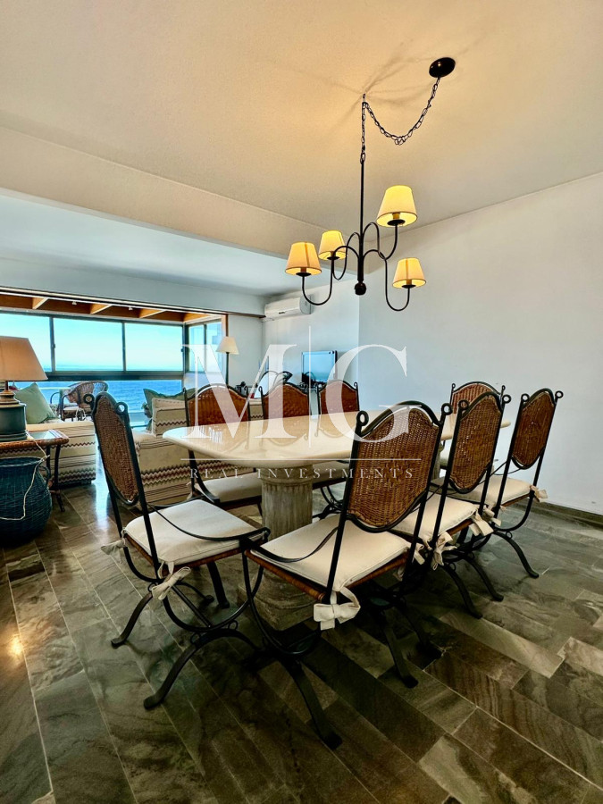 Apartamento ID.984 - BRAVA PISO ALTO 3 DORMITORIOS + DEP. COCHERA SUBSUELO, SERVICIOS