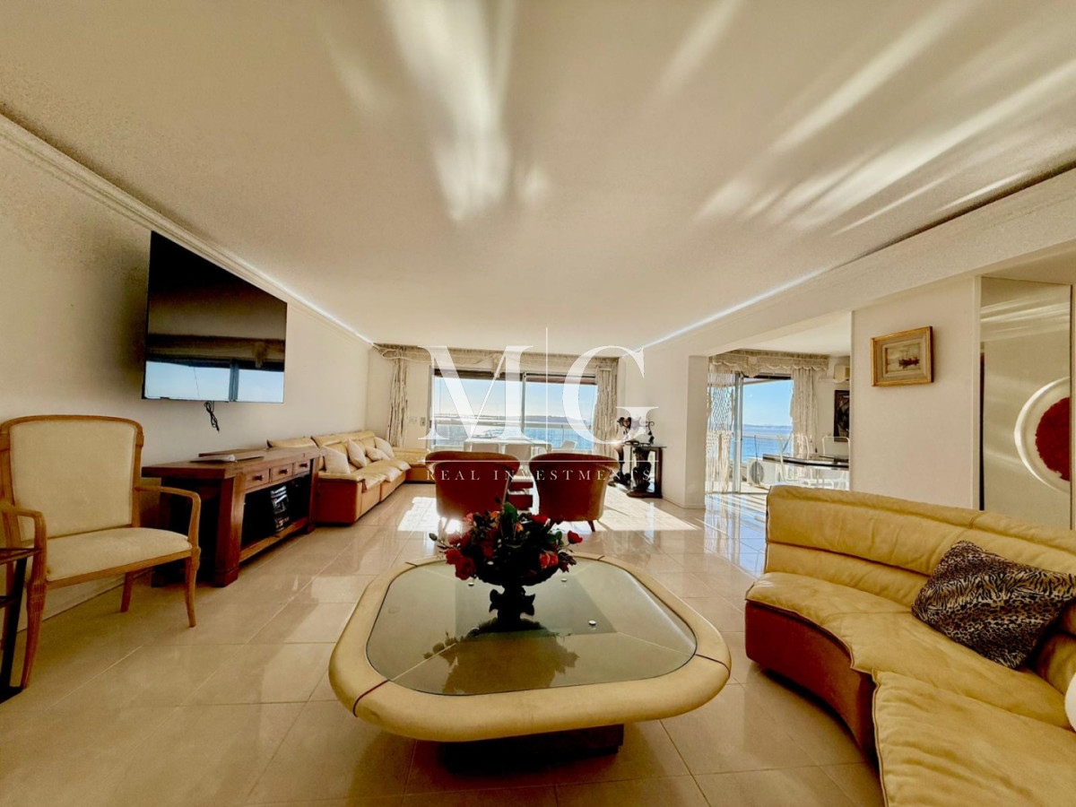 Apartamento ID.1483 - Alquiler Anual Edificio Torreon 3 dormitorios + dependencia con parrillero propio