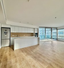 Apartamento Esquinero en Torre Trump con Vista al Mar