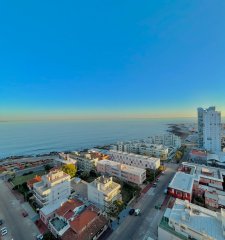 Venta Apartamento 3 dormitorios + dep.servicio Piso alto con vista al mar, todos los servicios