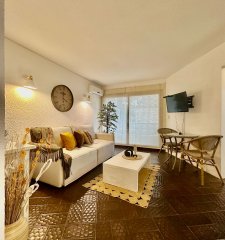 BRAVA APARTAMENTO 1 Y 1/2 DORMITORIO CON COCHERA Y PARRILLERO!