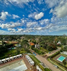 Apartamento 2 dormitorios piso alto con excelente vista, Edificio con todos los servicios!