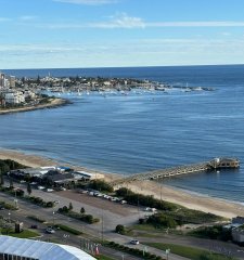 EXCELENTE VISTA AL PUERTO, 3 DORMITORIOS + DEPENDENCIA