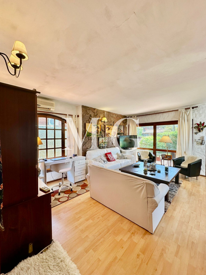Casa ID.851 - Muy linda Casa Barrio Jaurena, 3 dormitorios, piscina y parrillero