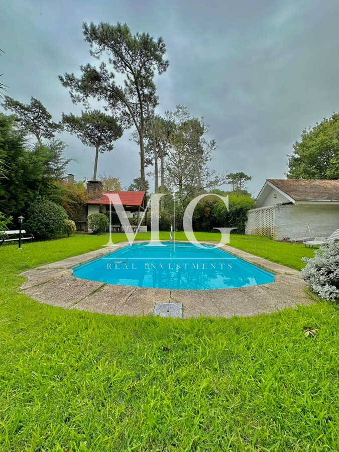Casa ID.622 - Venta Casa 2 dormitorios + dep.servicio zona Colegios