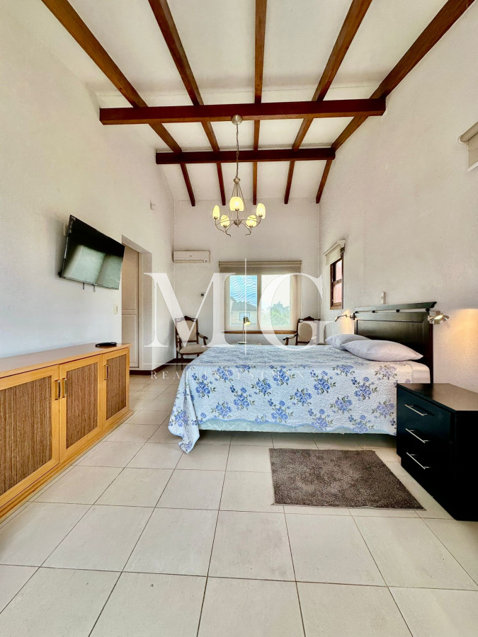 Casa ID.862 - Barrio Privado La Residence Alquiler Anual 4 dormitorios + dependencia, parrillero, piscina