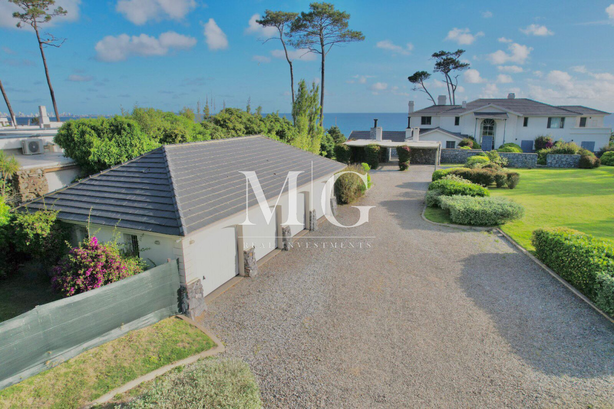 Casa ID.159 - Reciclada Espectacular Casa Mansión frente al mar Playa Mansa