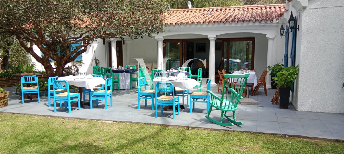 Casa ID.1094 - Excepcional oportunidad en Zona Marly, a pasos de la famosa Avenida Gourmet de Punta del Este.