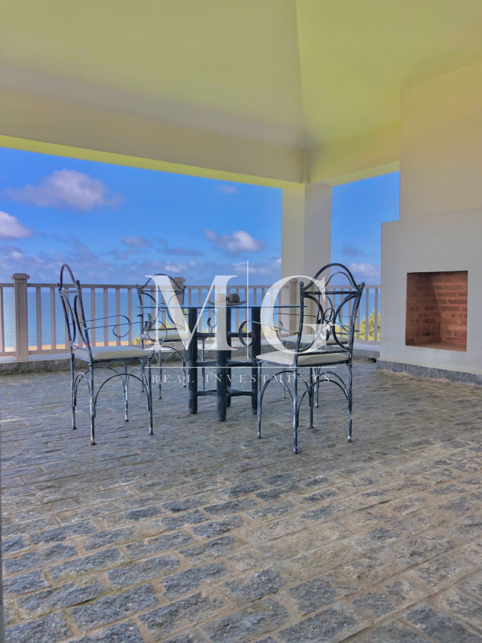 Casa ID.159 - Reciclada Espectacular Casa Mansión frente al mar Playa Mansa