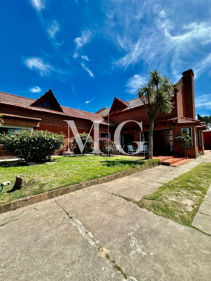 Casa ID.830 - Casa en Venta Barrio Residencial Monaco, 4 dormitorios