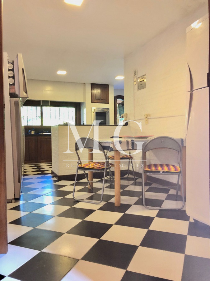 Casa ID.167 - Venta Casa zona Beberly Hills 4 dormitorios + dep.servicio y piscina