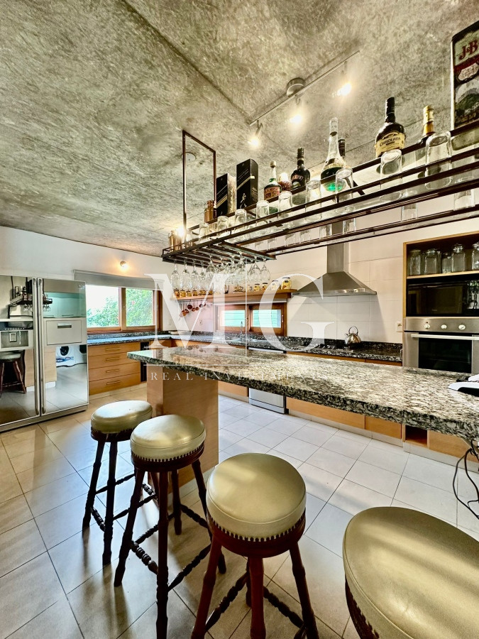 Casa ID.862 - Barrio Privado La Residence Alquiler Anual 4 dormitorios + dependencia, parrillero, piscina
