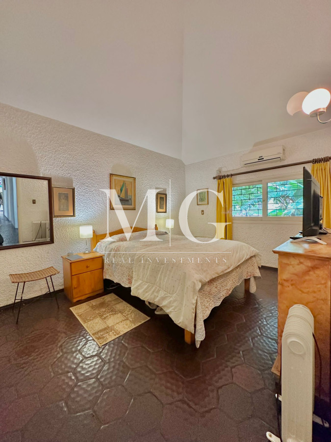 Casa ID.622 - Venta Casa 2 dormitorios + dep.servicio zona Colegios