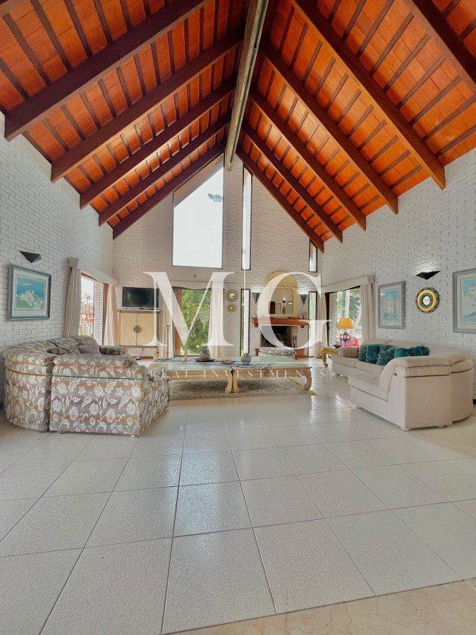 Casa ID.325 - Venta Casa zona Golf 3 dormitorios + dep.servicio, piscina y barbacoa