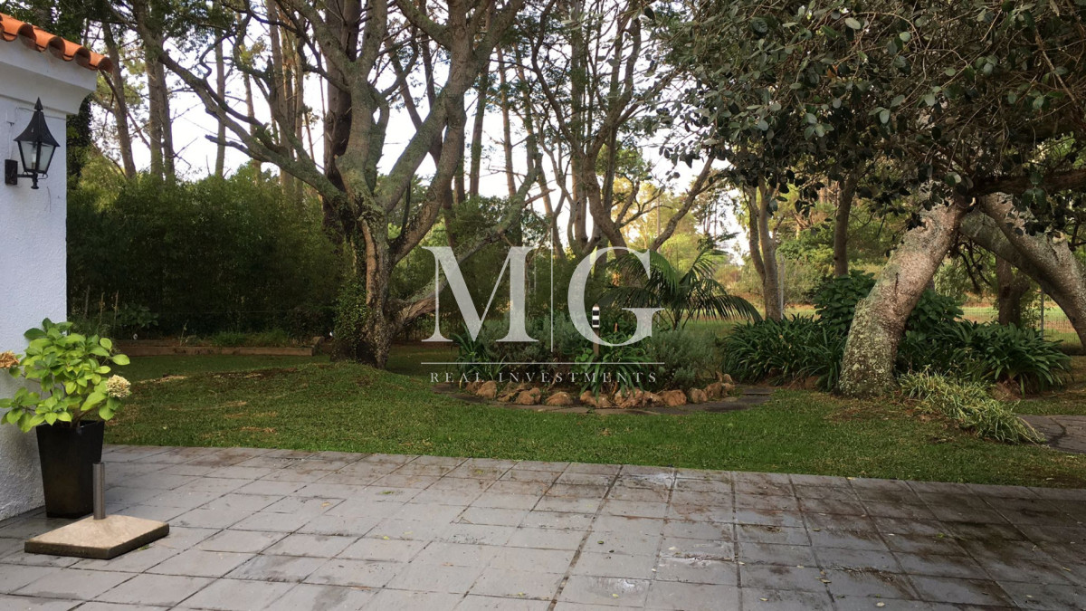 Casa ID.1094 - Excepcional oportunidad en Zona Marly, a pasos de la famosa Avenida Gourmet de Punta del Este.