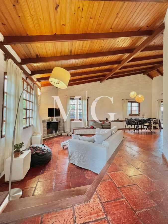 Casa ID.528 - Venta Casa 3 dormitorios zona Pinares