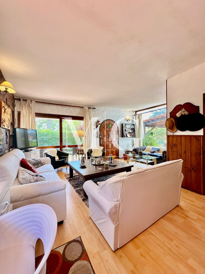 Casa ID.851 - Muy linda Casa Barrio Jaurena, 3 dormitorios, piscina y parrillero
