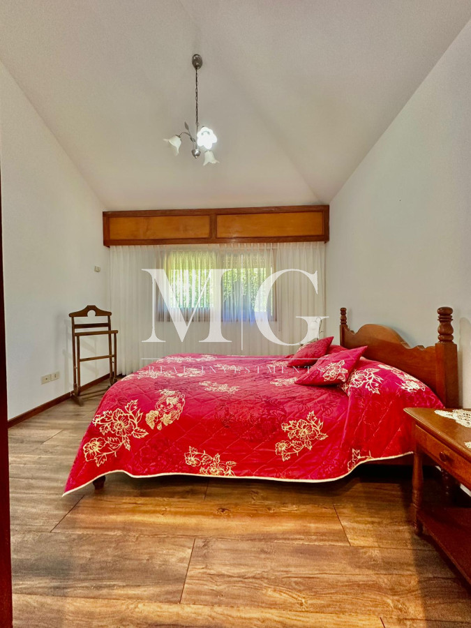 Casa ID.566 - VENTA CASA 3 DORMITORIOS ZONA PLAZA MEXICO, PDA.5 BARBACOA, GARAGE 