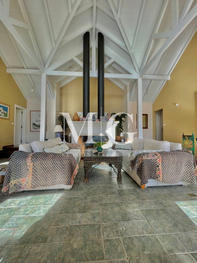 Casa ID.319 - Venta Casa zona Golf, 5 dorm.+ dep.servicio, barbacoa y piscina 