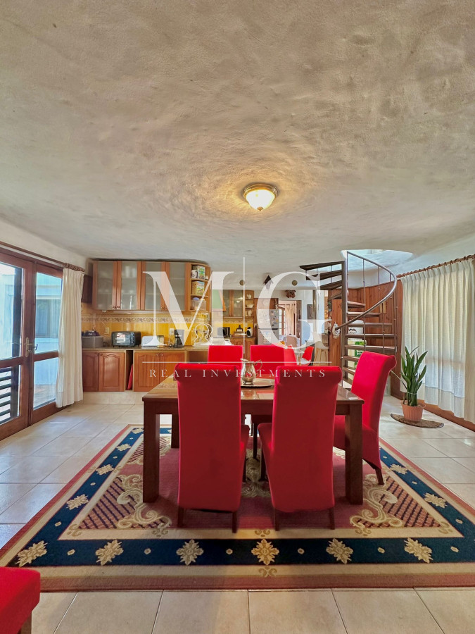 Casa ID.851 - Muy linda Casa Barrio Jaurena, 3 dormitorios, piscina y parrillero