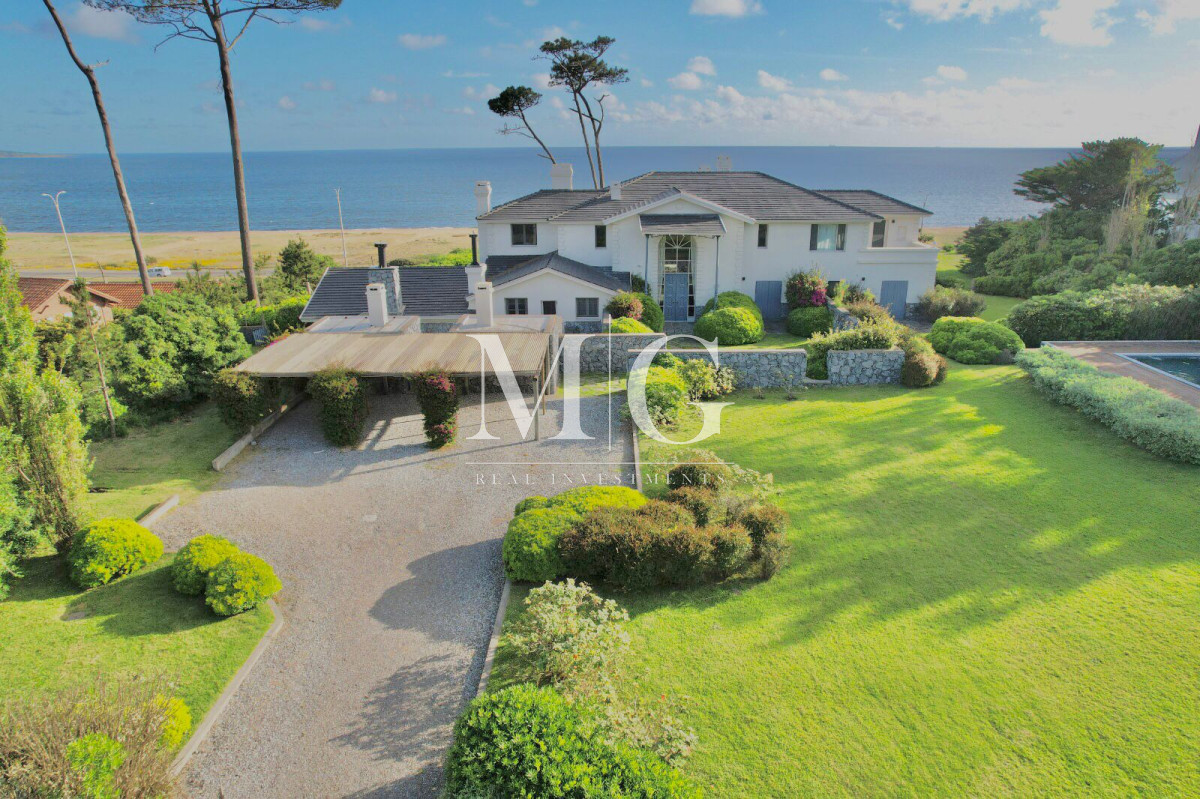 Casa ID.159 - Reciclada Espectacular Casa Mansión frente al mar Playa Mansa