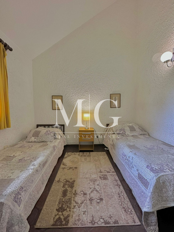 Casa ID.622 - Venta Casa 2 dormitorios + dep.servicio zona Colegios