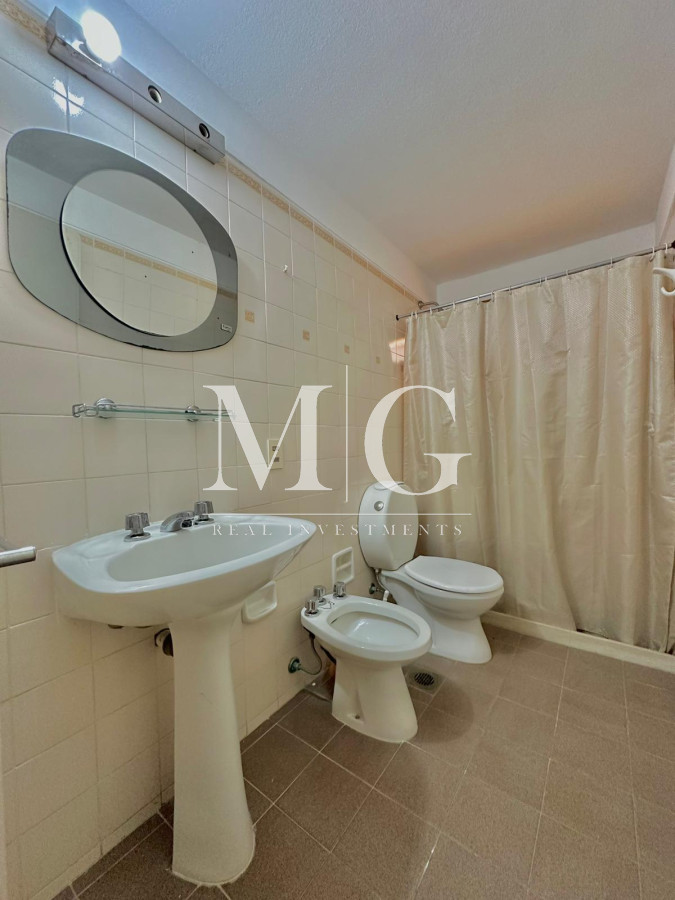 Casa ID.566 - VENTA CASA 3 DORMITORIOS ZONA PLAZA MEXICO, PDA.5 BARBACOA, GARAGE 