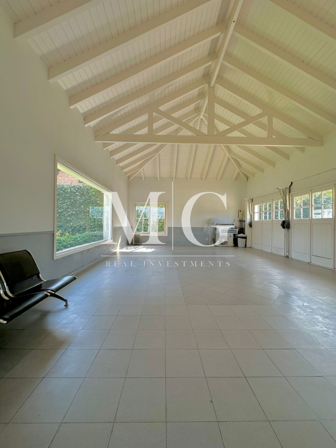 Casa ID.766 - Espectacular Casa esquinera en Venta zona Carrasco, 7 dormitorios