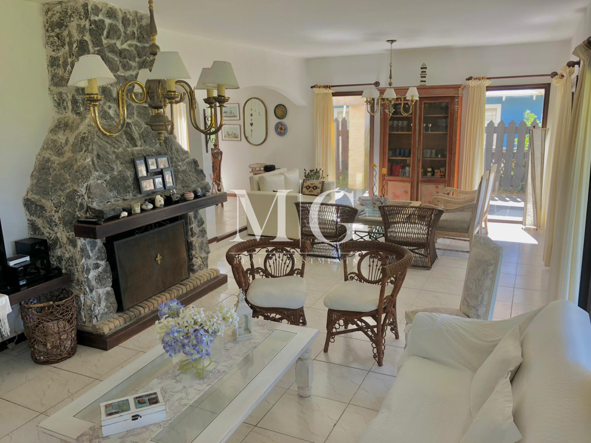 Casa ID.50 - Montoya 3 dormitorios + dep. servicio Vista al Mar